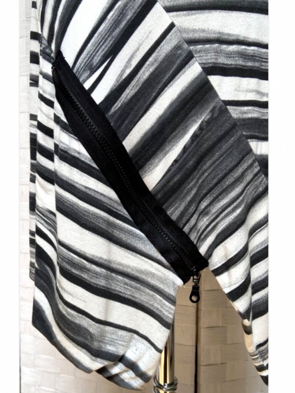Matti Mamane Black & White Striped Asymmetrical Zip Dress Size XS - Picture 8 of 11